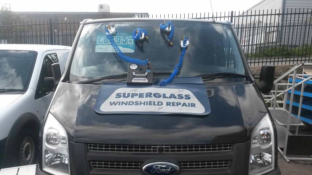 Windshield Scratch Repair: How to fix a wiper scratch - Superglass